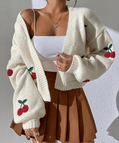 Strickjacke mit Kirschmuster